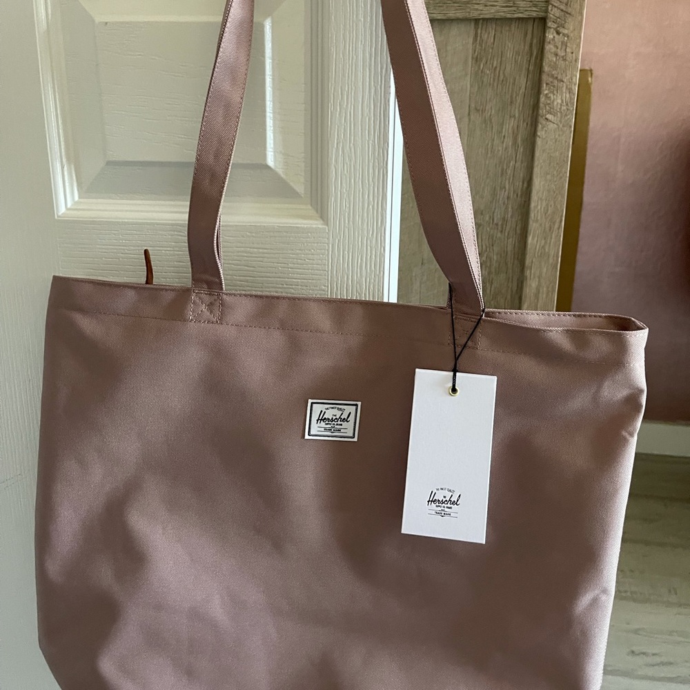 Hershel Tote